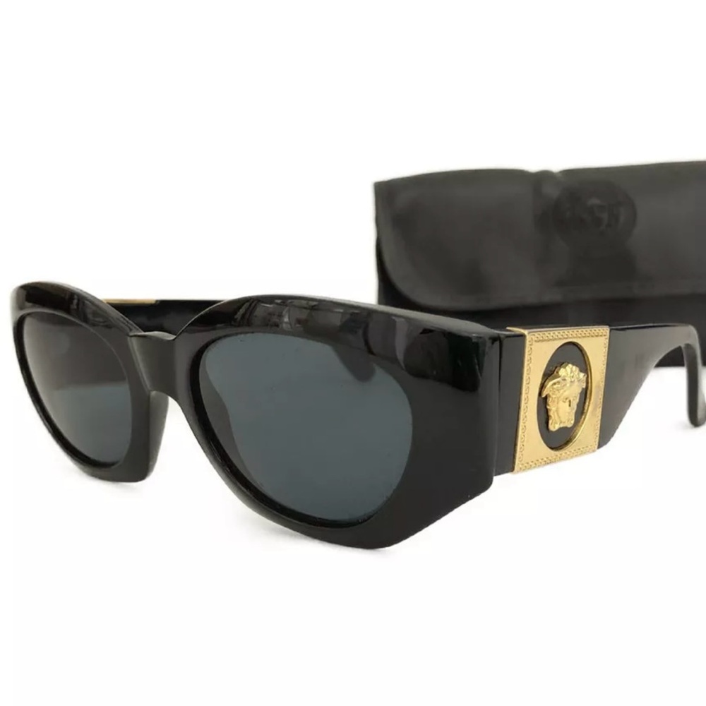 GIANNI VERSACE Medusa Black Eyewear Sunglasses MOD420C
 💎Authentic